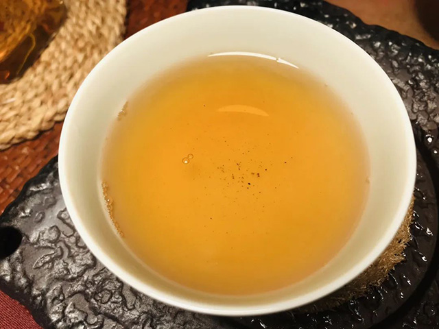 澜沧古茶2019年007青饼普洱茶品质特点