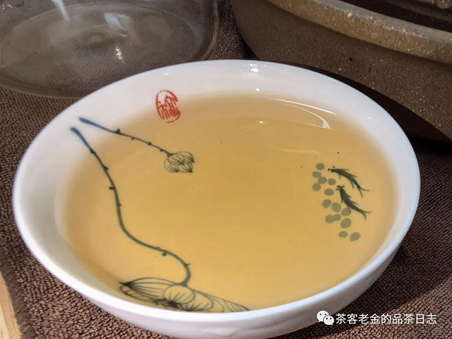 陈永珍2020年白茶园高杆普洱茶