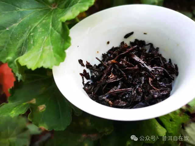 下关日照金山熟茶普洱茶品质特点