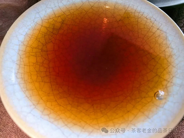 苦行茶僧2024年最易武生熟两款普洱茶