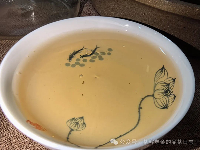 公主茶铺2014年小户赛大树茶普洱茶