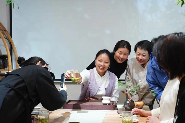 叶羽晴川说泡茶相遇千年茶会