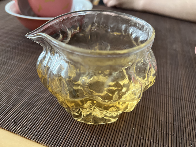 图为勐海茶厂老黄印