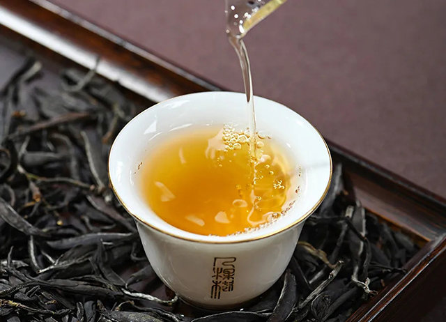  龙园茶业几棵树