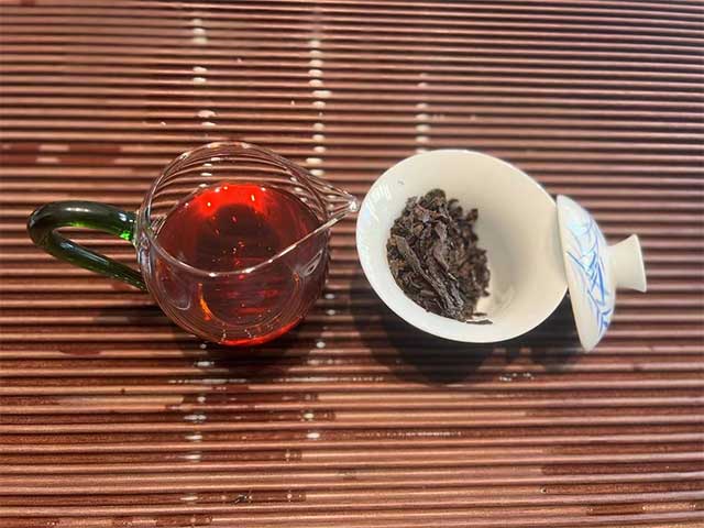 图为私藏茶2001年班章古茶