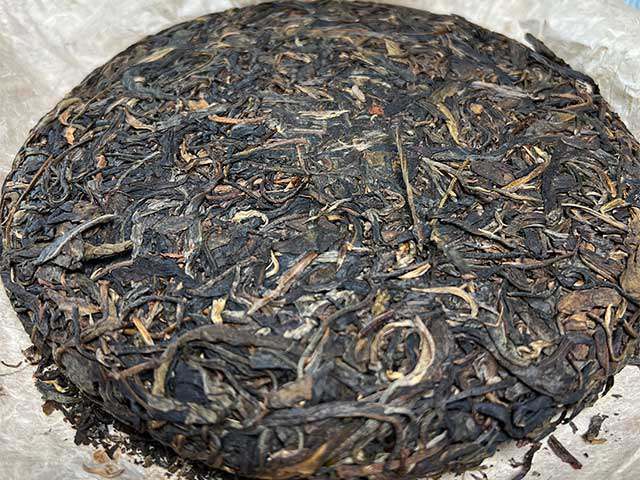 图为双花正德2004年易武名茶