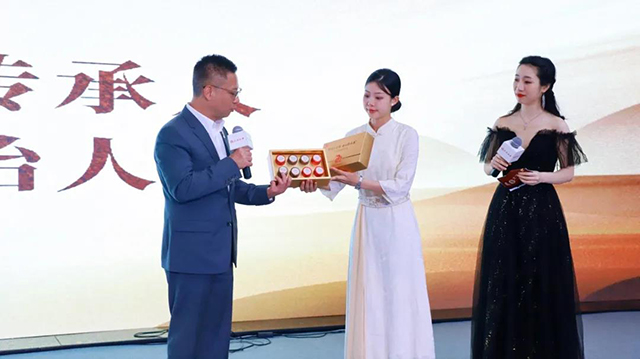 何文源制茶20周年庆暨新品班章金印普洱茶