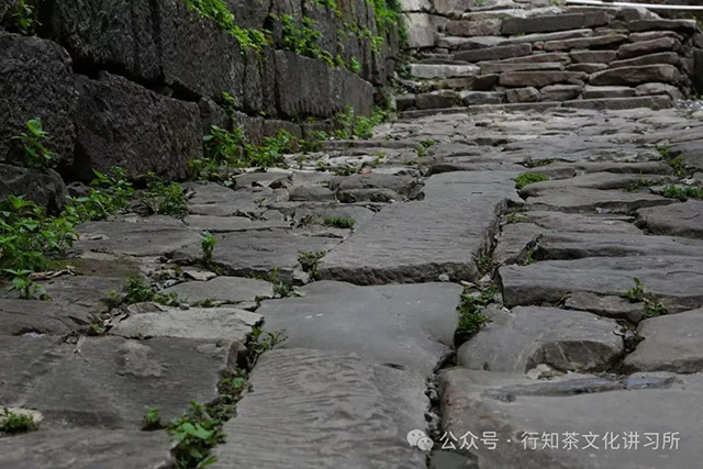 倚邦石屏街