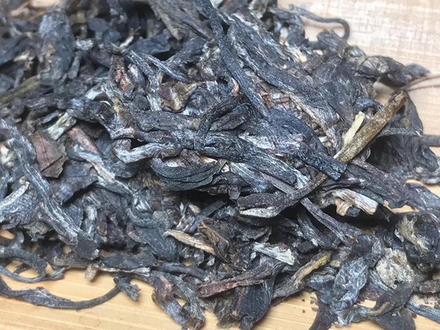大益2401乔木老树青饼普洱茶品质特点