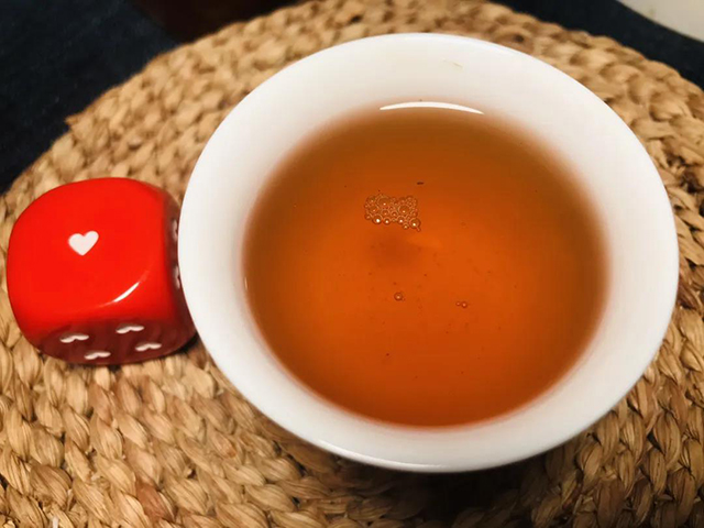 大益2401乔木老树青饼普洱茶品质特点