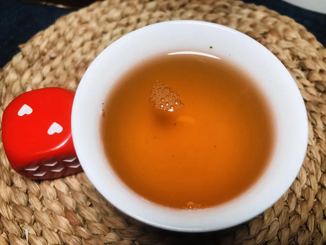 大益2401乔木老树青饼普洱茶品质特点