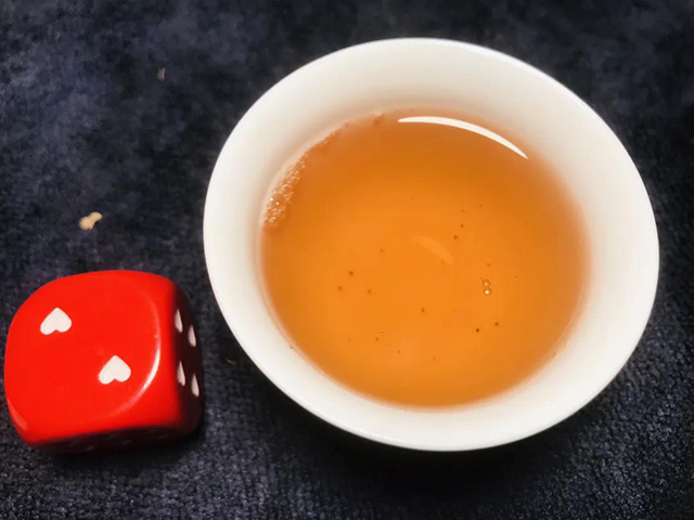 大益2006年四渡赤水纪念茶青饼