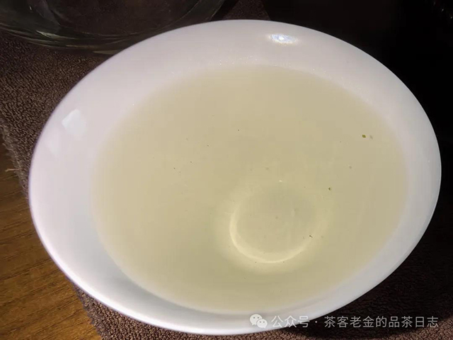 2024年黄山毛峰两款顶级绿茶品质特点