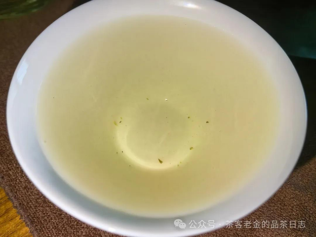 2024年黄山毛峰两款顶级绿茶品质特点