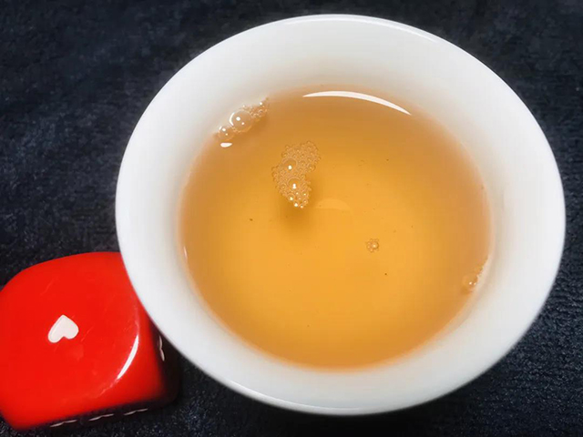 雨林2016年特制精品孔雀青饼品质特点