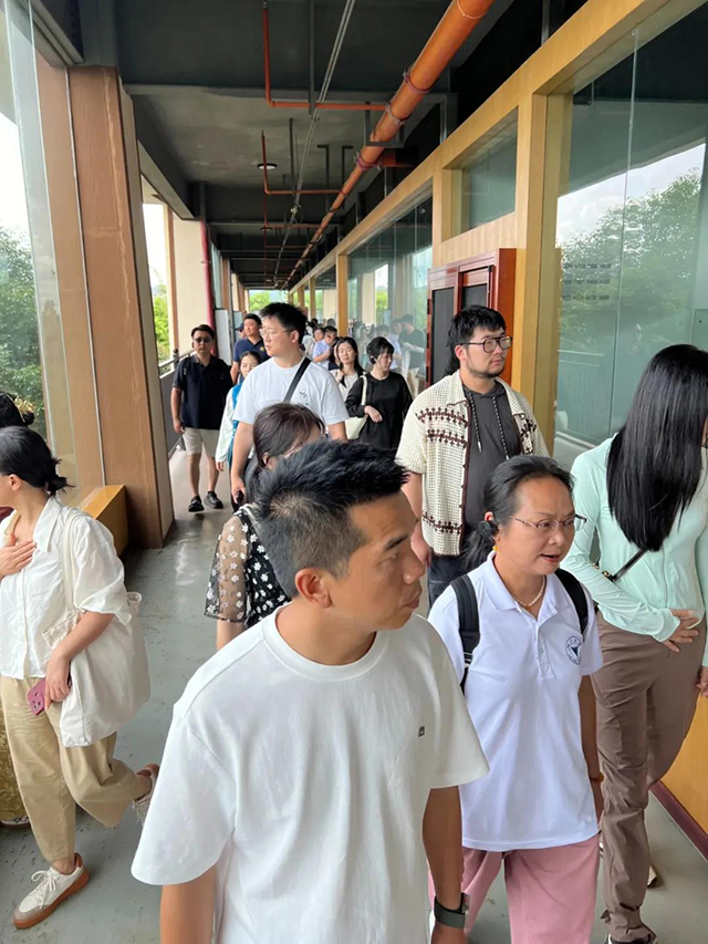 浙江大学茶学专业高级研修班走进六大茶山贺开庄园