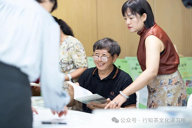 存一榕先生现场签售
