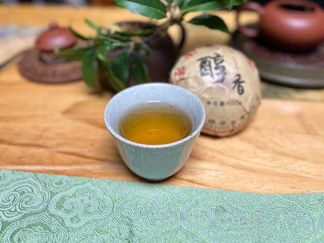 图为私藏茶2006年易武醇香沱