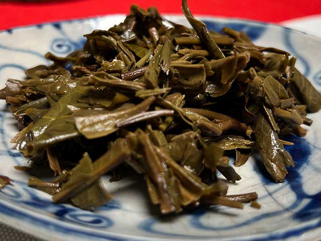 图为私藏茶红印2016薄荷塘357克饼
