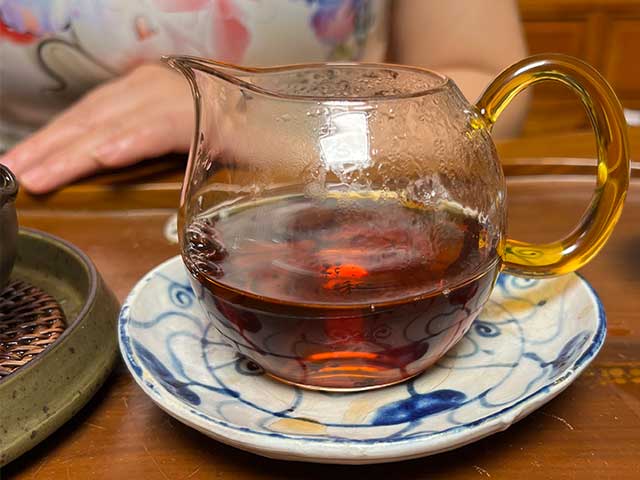 图为红版2020金魁熟普小饼品茗第七道茶汤