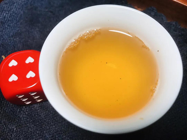 大益2401和韵天下青饼普洱茶品质特点