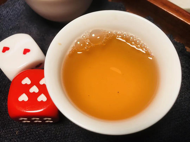 大益2401和韵天下青饼普洱茶品质特点