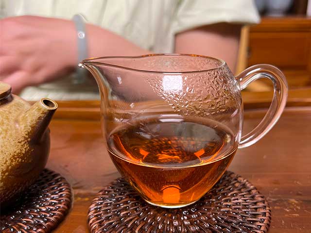 图为1998年健身沱品茗第八道汤体