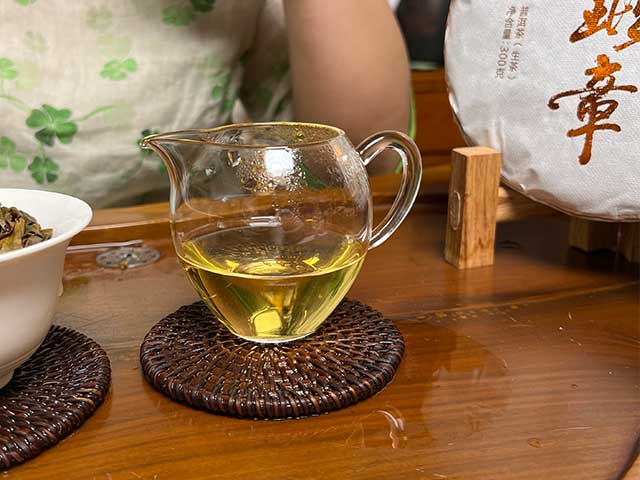 图为芊芷源2018年老班章古树黄金叶品鉴第10道汤体