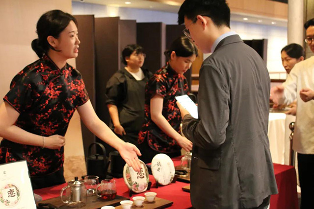 大益茶走进中国驻韩国大使馆