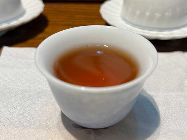 图为90年代销台砖250克熟茶砖品鉴第四道汤体