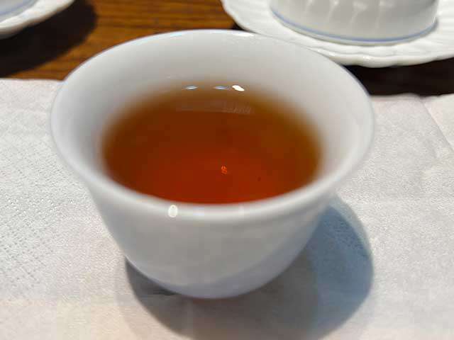 图为90年代销台砖250克熟茶砖品鉴第五道汤体