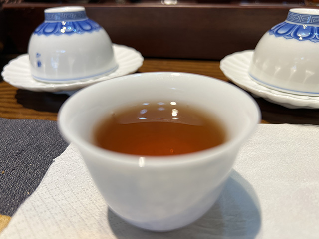 图为90年代销台砖250克熟茶砖品鉴第六道汤体