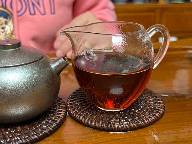 图为1998年7572黄印熟普品鉴第四道茶汤