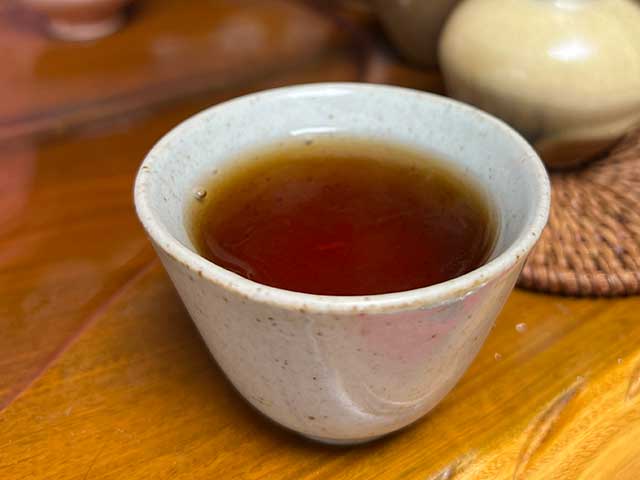 图为1998年7572黄印熟普品鉴第四道茶汤