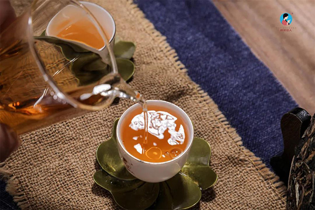 暗香盈袖老白茶茶汤
