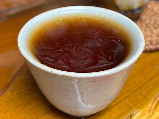 图为红版2020天雨粟班章熟砖洗茶润茶第二道茶汤