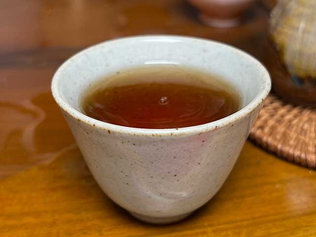 图为红版2020天雨粟班章熟砖品鉴第7道茶汤