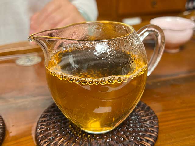 图为老郎河2006年布朗古树品茗第五道茶汤