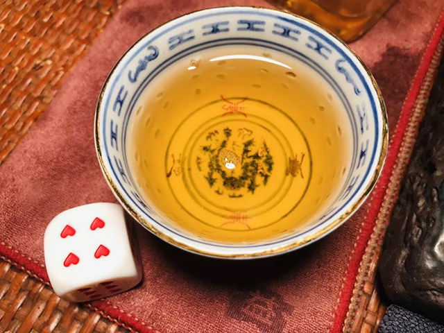 大益2201南国秋韵青饼普洱茶品质特点