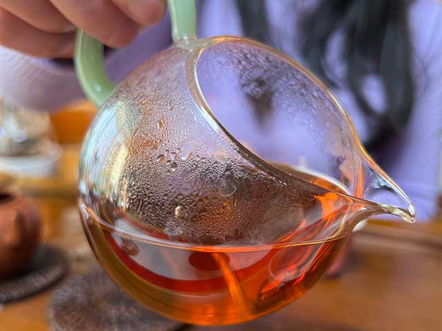 图为70年代易武千两茶品鉴第五道茶汤