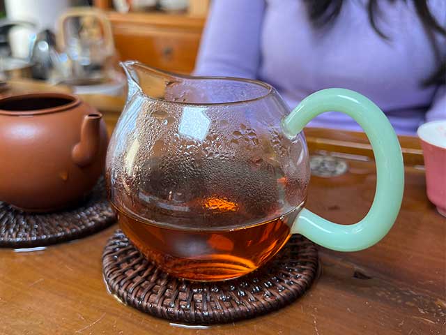 图为70年代易武千两茶品鉴第六道茶汤
