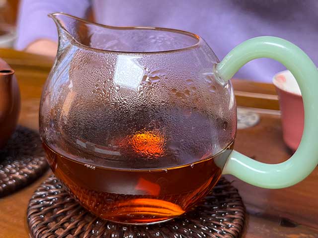 图为70年代易武千两茶品鉴第11道茶汤
