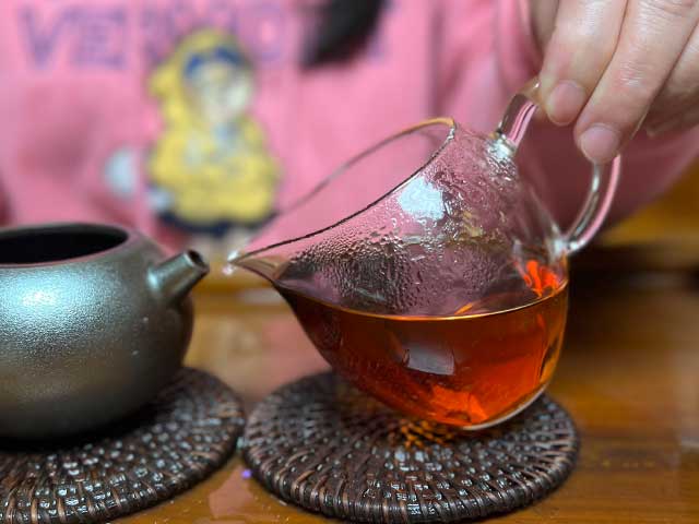 图为红版2020美人谣熟普小饼品鉴第8道茶汤