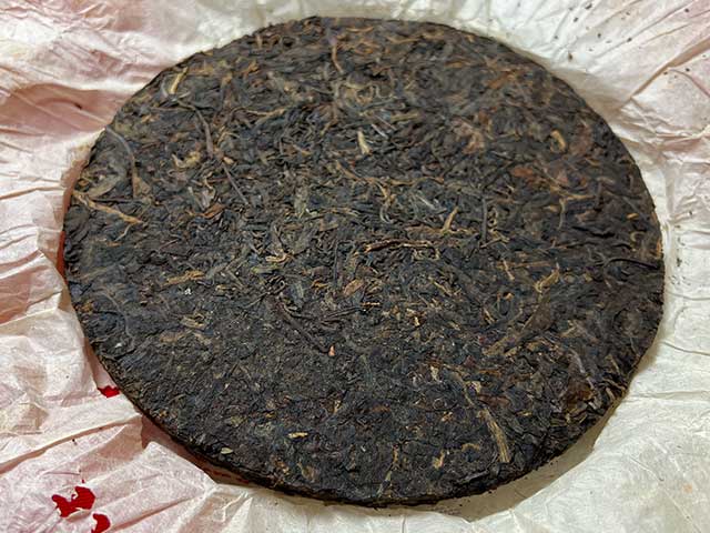 图为80年代无飞红印铁饼