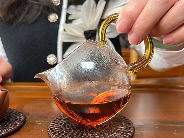 图为80年代无飞红印铁饼第11道汤体