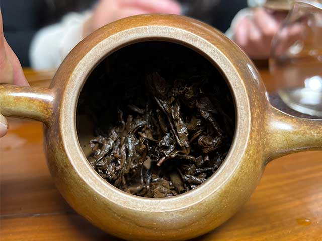 图为80年代无飞红印铁饼