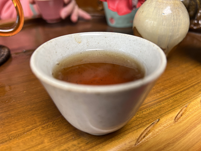 图为广州仓郎河98六山特制青饼