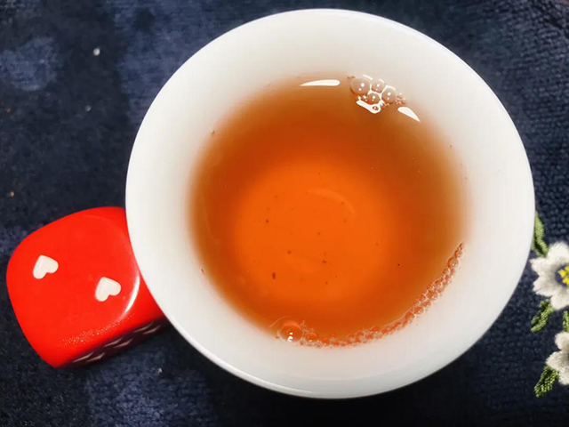 大益2013早春乔木青饼普洱茶品质特点