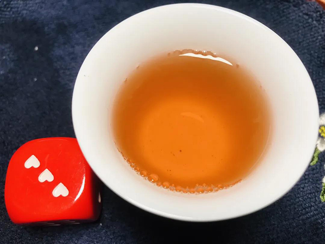 大益2013早春乔木青饼普洱茶品质特点