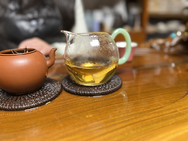 图为双花正德2004年易武名茶